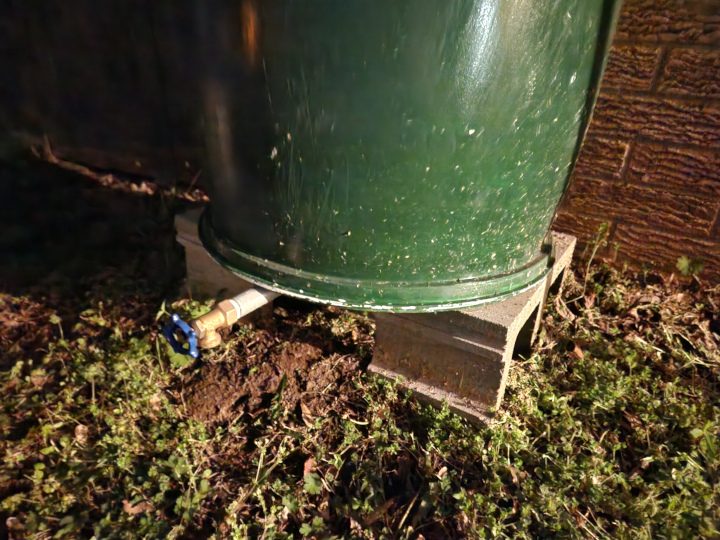 Rain barrel detail